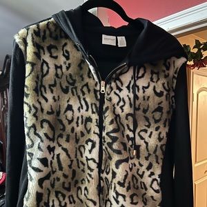 Chico’s velvety faux fur zip up Zenergy sweater UEC